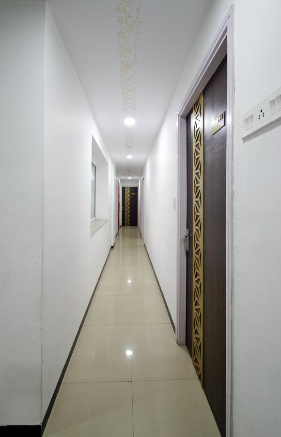 Oyo 8504 Namans Inn Calcutta Buitenkant foto
